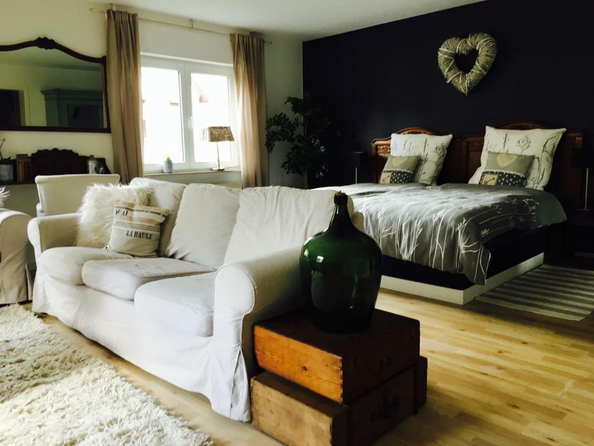 Gaestehaus Sellemols Ferienwohnung Korbmacher Heuchelheim-Klingen Exteriér fotografie